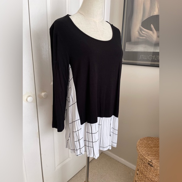 Sussan top - Picture 2 of 13